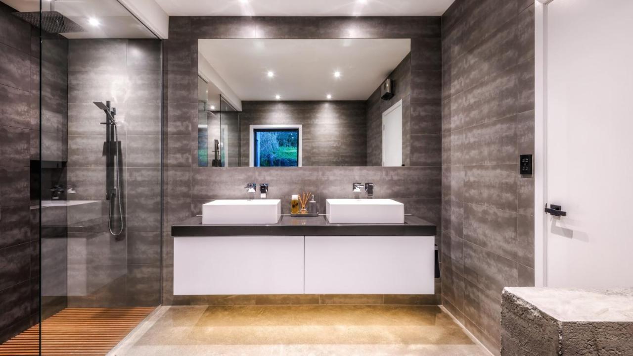 Bridle Path Retreat - Christchurch Holiday Homes ภายนอก รูปภาพ
