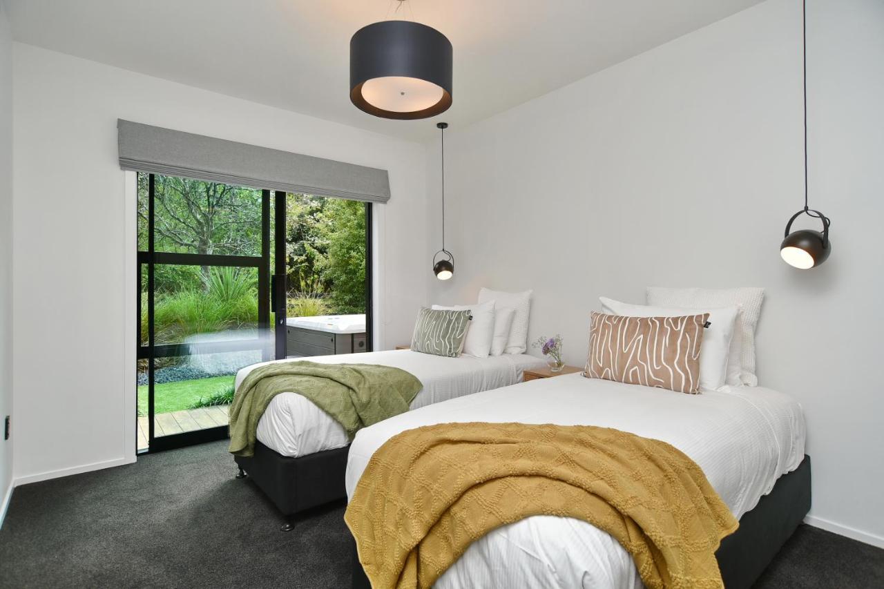 Bridle Path Retreat - Christchurch Holiday Homes ภายนอก รูปภาพ