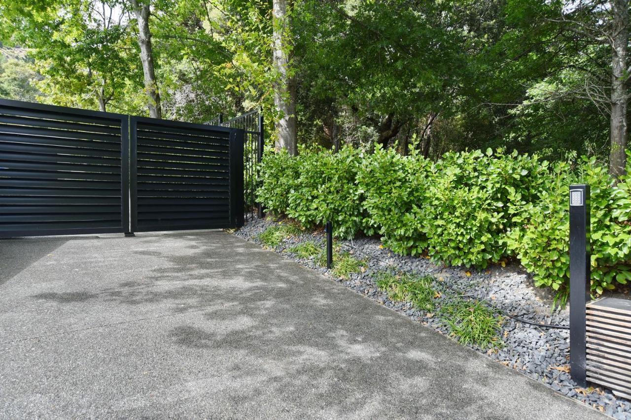 Bridle Path Retreat - Christchurch Holiday Homes ภายนอก รูปภาพ